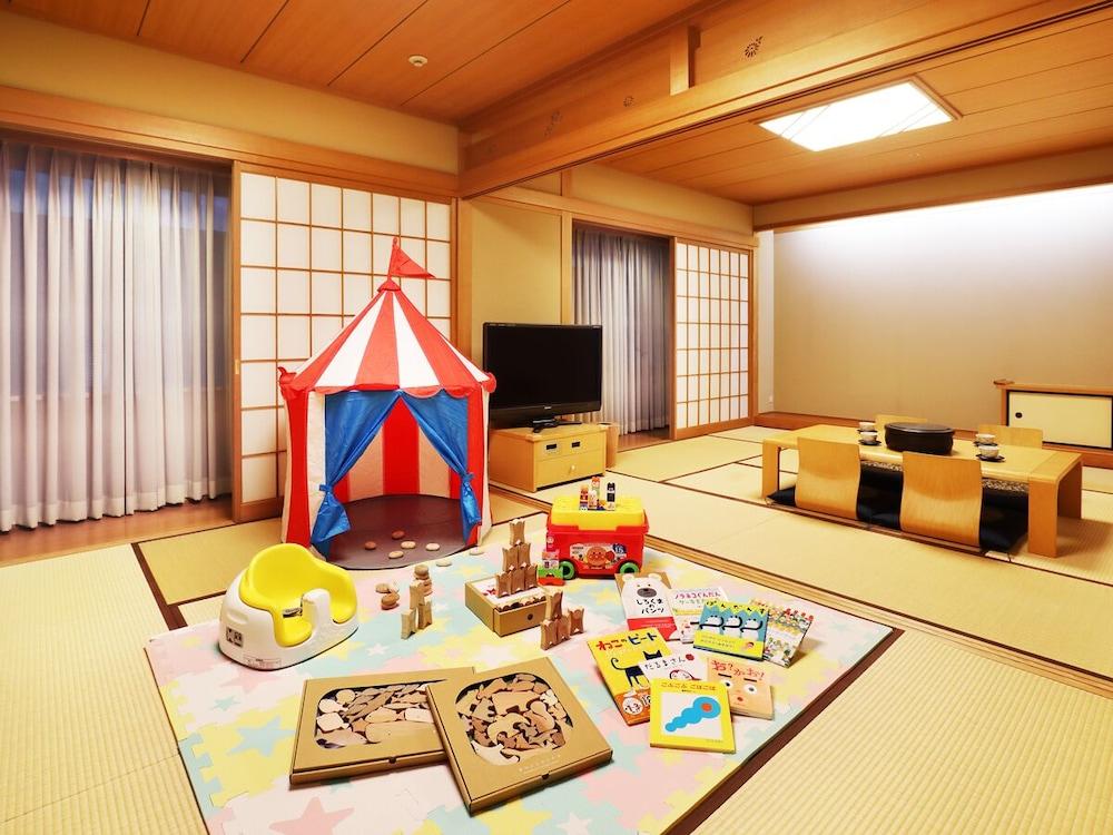 Miyako Hotel Gifu Nagaragawa Exterior photo A room at a Japanese hotel