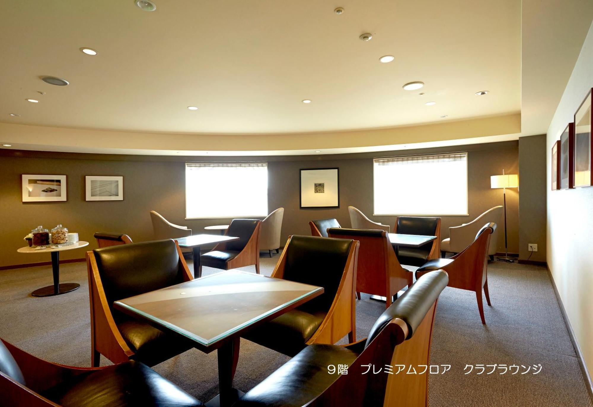 Miyako Hotel Gifu Nagaragawa Exterior photo Premium Lounge at Chubu International Airport