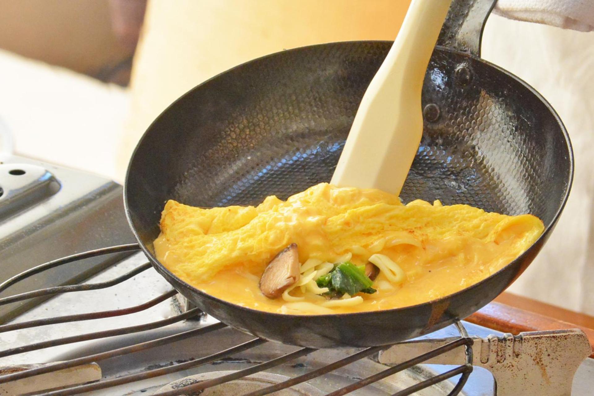 Miyako Hotel Gifu Nagaragawa Exterior photo Egg foo young being cooked